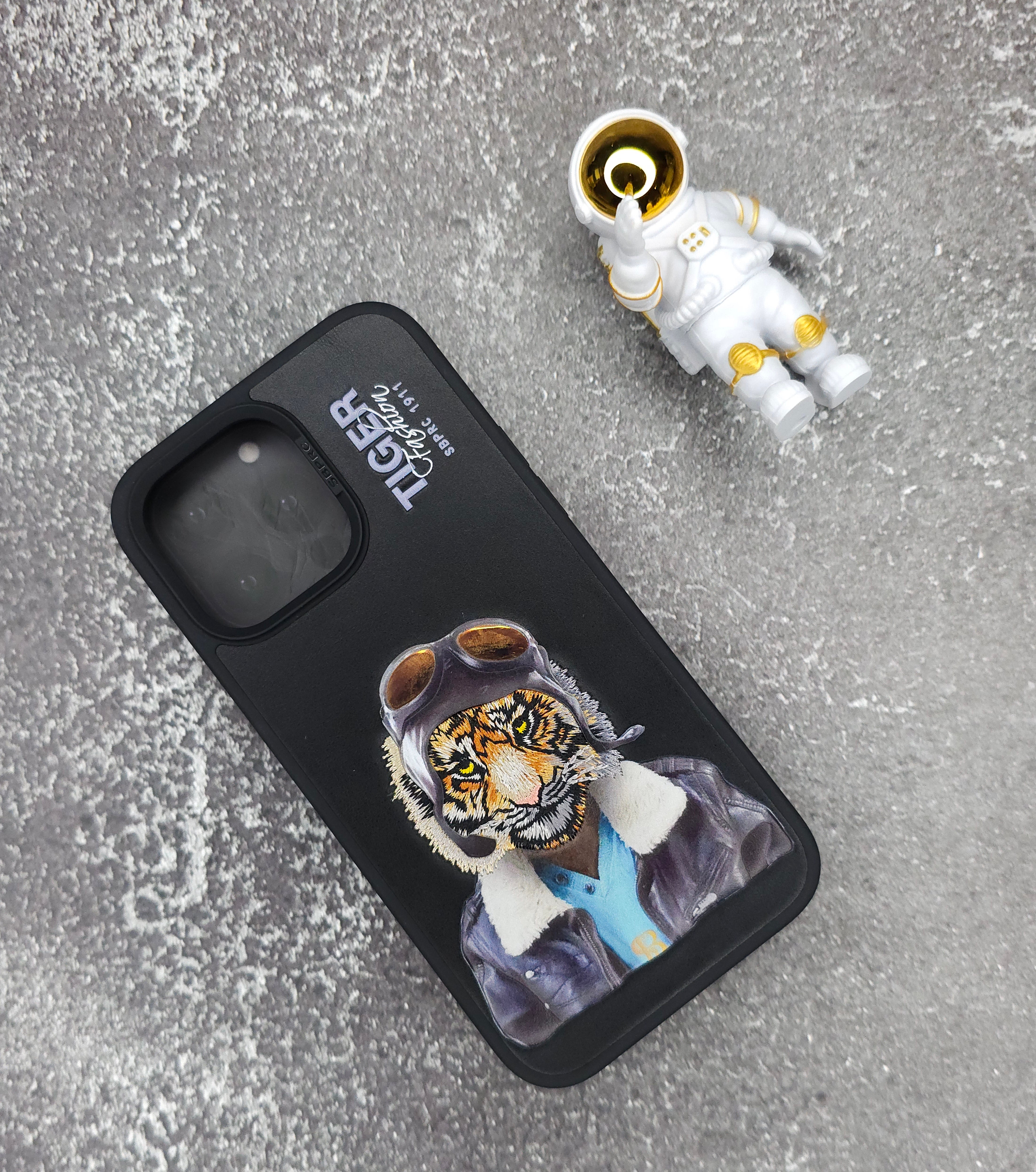 iPhone 14 Pro Santa Barbara Tiger Case