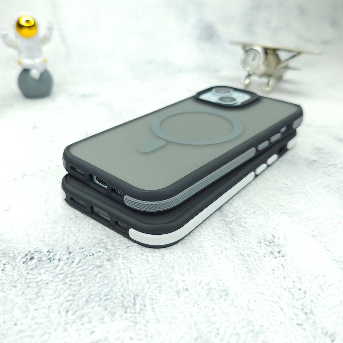 iphone 14 wireless charing  grip back cover