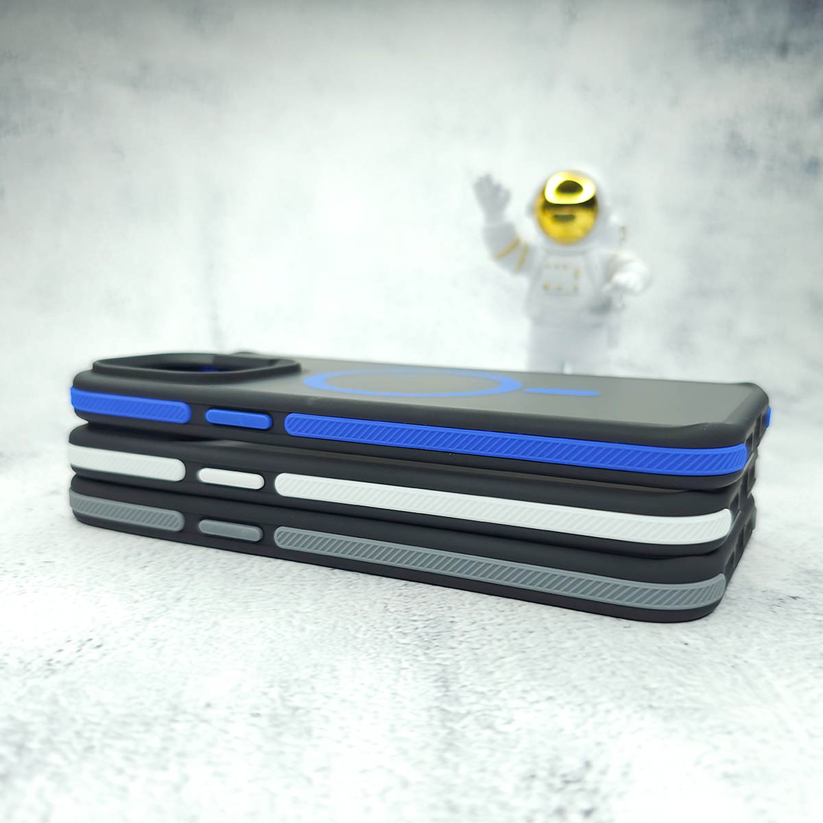 iPhone 15 Pro Grip Back Cover With MagSafe And Wireless Charging